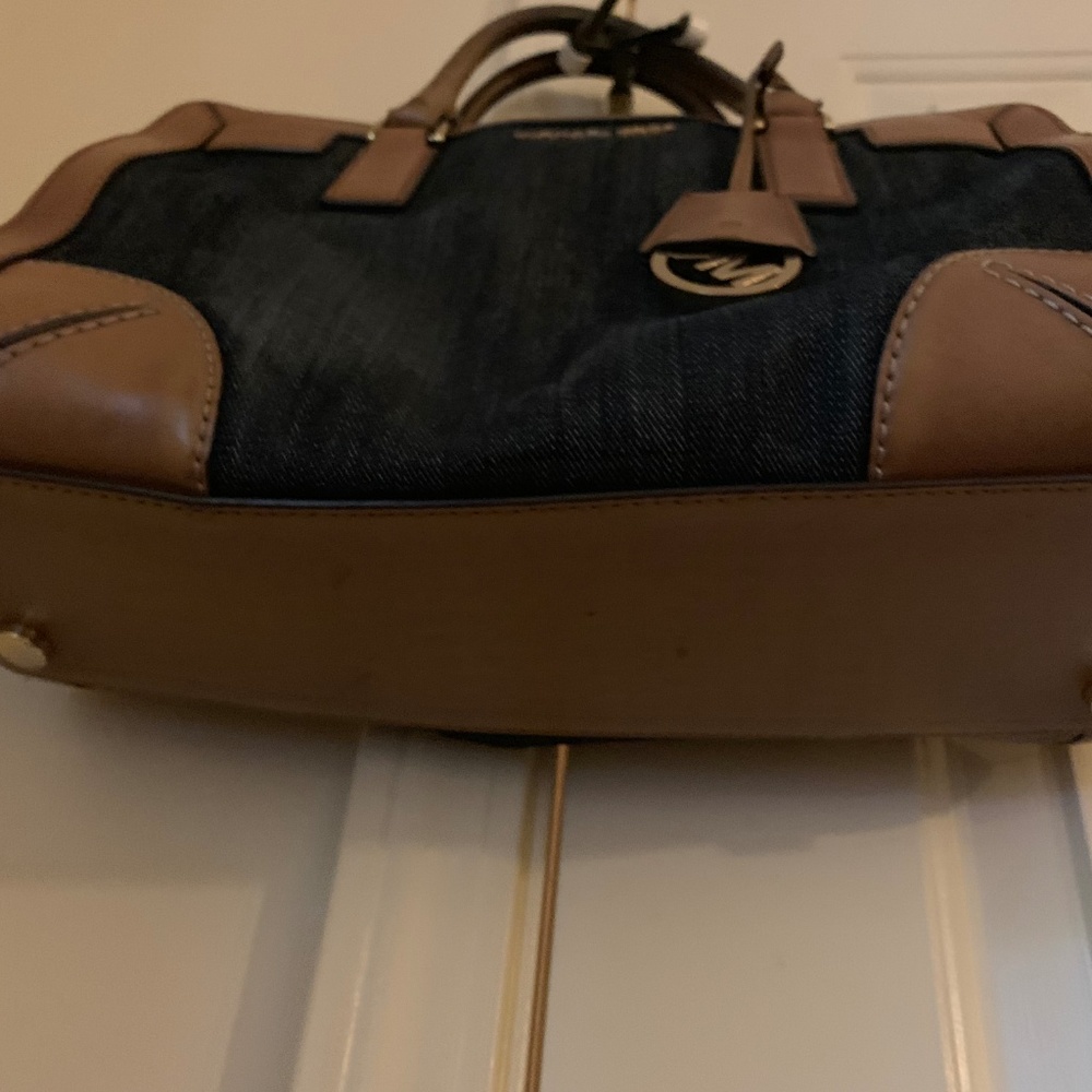 Designer Purses - Picture 3 of 5
